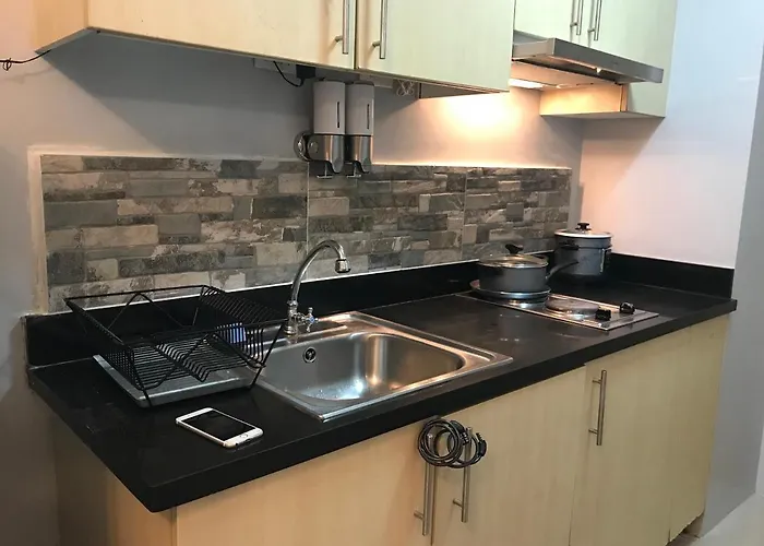 Aparthotel 1 Bedroom, 4 Guests Near Sm North Grass Res Note Monthly Only *