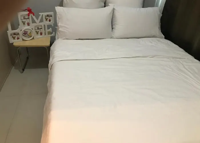 Aparthotel 1 Bedroom, 4 Guests Near Sm North Grass Res Note Monthly Only